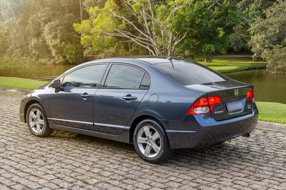HONDA CIVIC 1.8 LXS 16V FLEX 4P MANUAL HONDA CIVIC 1.8 LXS 16V FLEX 4P MANUAL